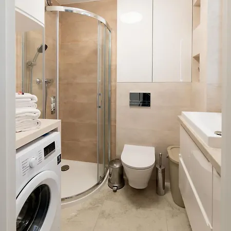 Blogo Apartment Puck